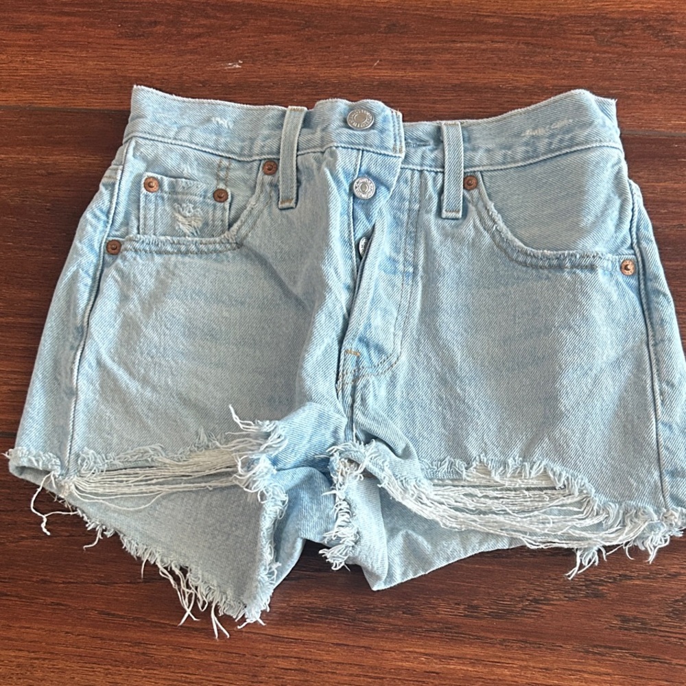 Levi’s 501 cut off button up denim women’s shorts